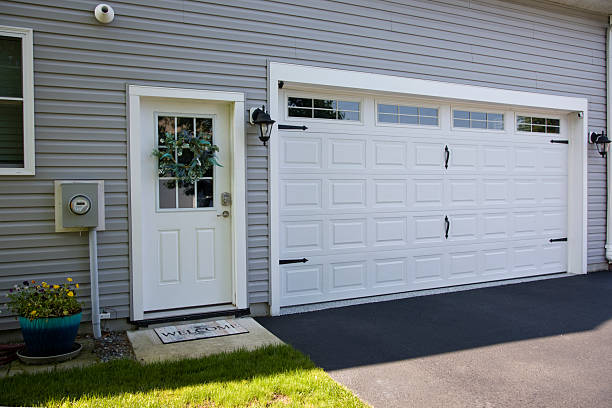 24/7 Emergency Garage Door Panel Replacement experts in Fircrest, WA